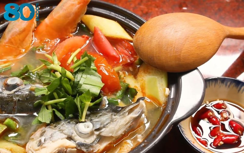 Xương cá hồi Nauy nấu món canh chua ngon tuyệt
