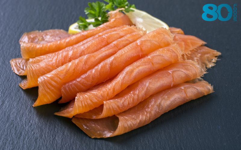 Bạn có thể ăn kèm cá hồi Nauy hun khói