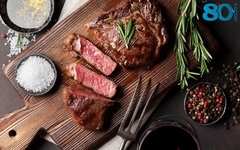Chế biến món Steak dễ dàng với phần dẻ sườn bò Mỹ rút xương Crown Premium 